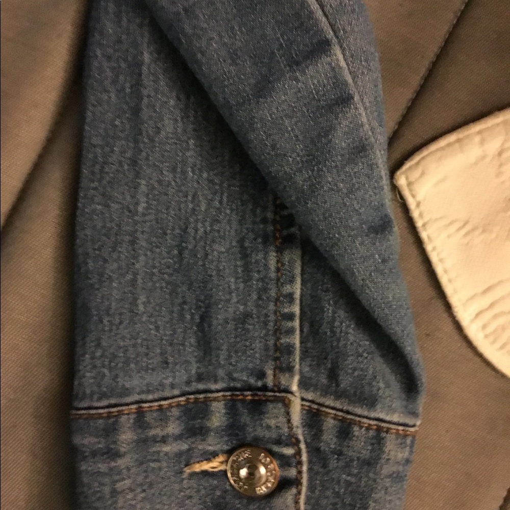 Jean jacket - Picture 2 of 3